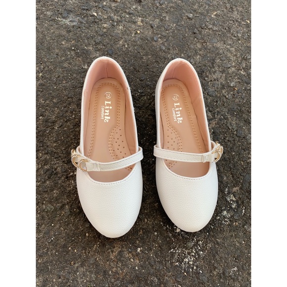 Forever Link Kids White Slip On Ballet Flats - Picture 3 of 6